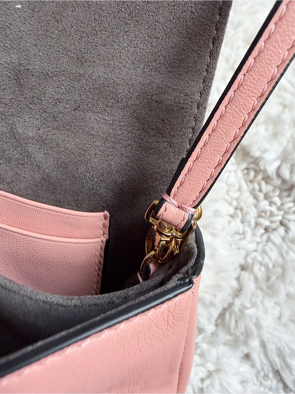 FENDI mini baguette FF pink leather logo crossbody bag with chain + box - Picture 14 of 15